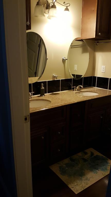 Vancouver Jenny'S Guesthouse โคควิทแลม ภายนอก รูปภาพ